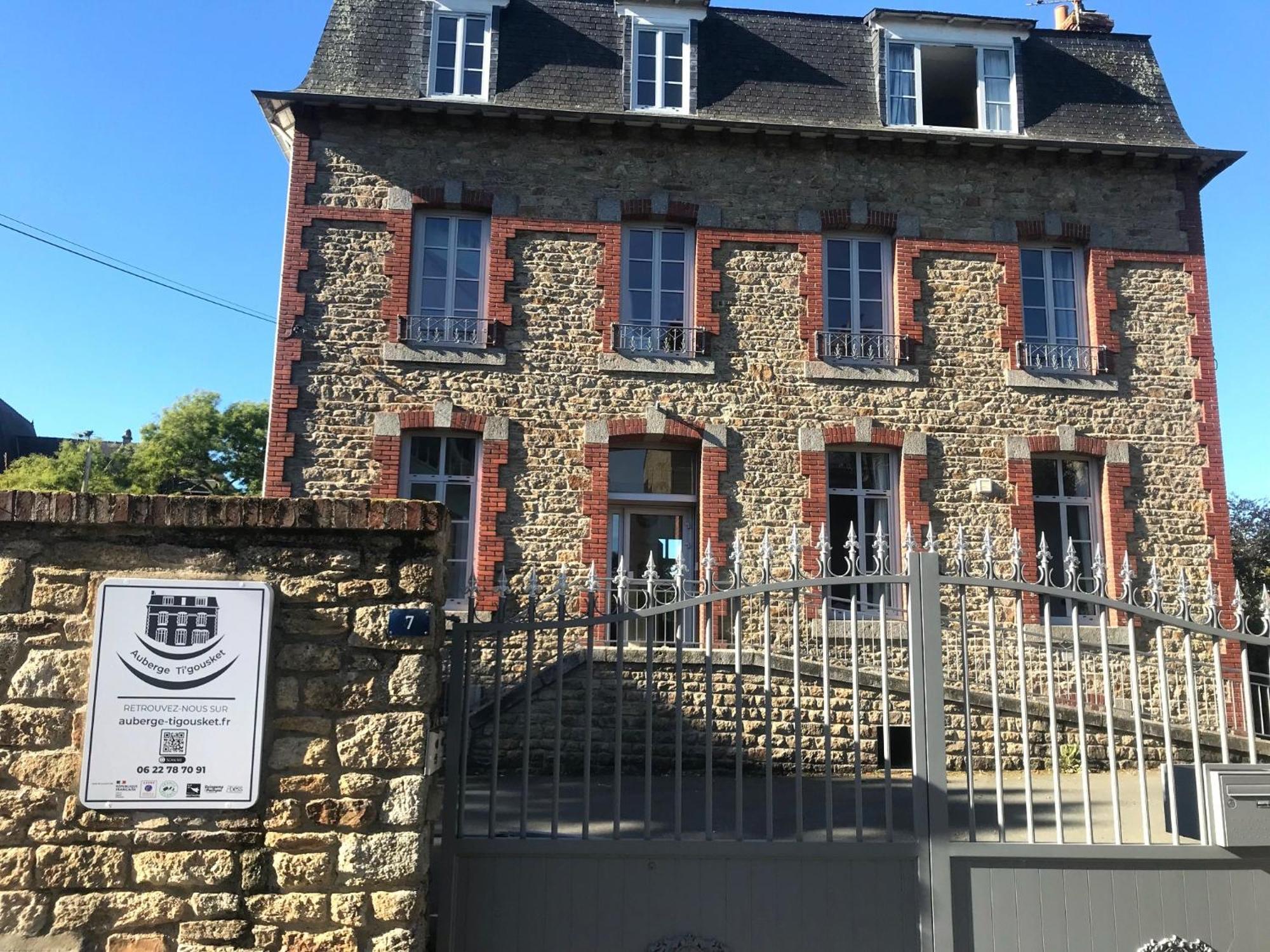 Auberge Ti'Gousket Guingamp Exterior photo